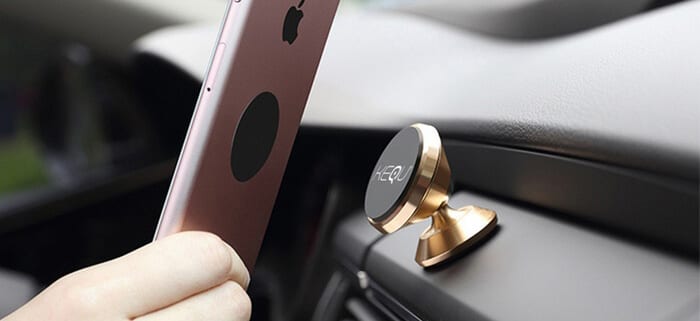 Meilleur support de téléphone pour voiture 2024 : comparatif et guide  d'achat