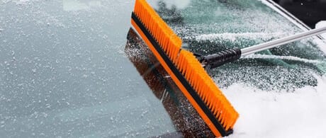 COFIT Brosse à Neige pour Voiture Extensible de 107 cm à 127 cm avec  Raclette et Grattoir à Glace, Balai de Déneigement 3 en 1 pour Pare-Brise  de Pare-Brise de Camion SUV