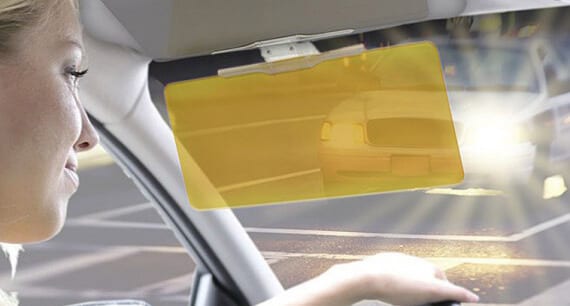 Visière Anti-éblouissement, 2 en 1 Voiture Transparente Anti-éblouissement  en Verre Pare-soleil de Voiture pour la Conduite de Jour et de Nuit :  : Auto et Moto